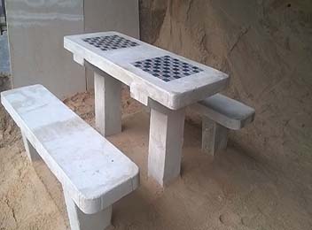 Mesa de concreto para refeitório
