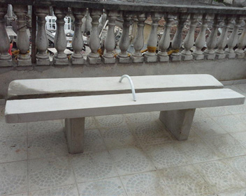 Banco De Concreto Em V